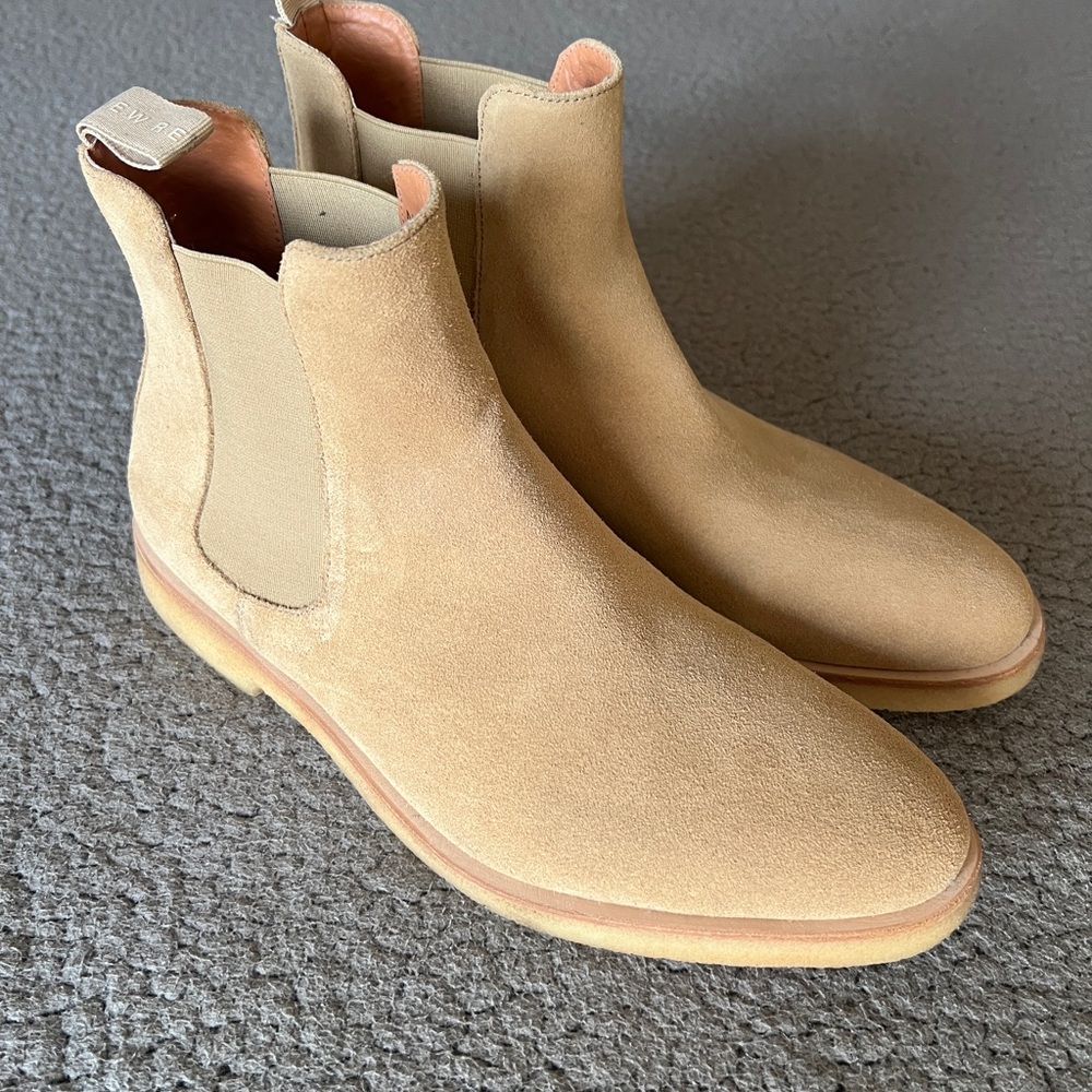 Men's Suede Chukka Chelsea Boots in Light Tan